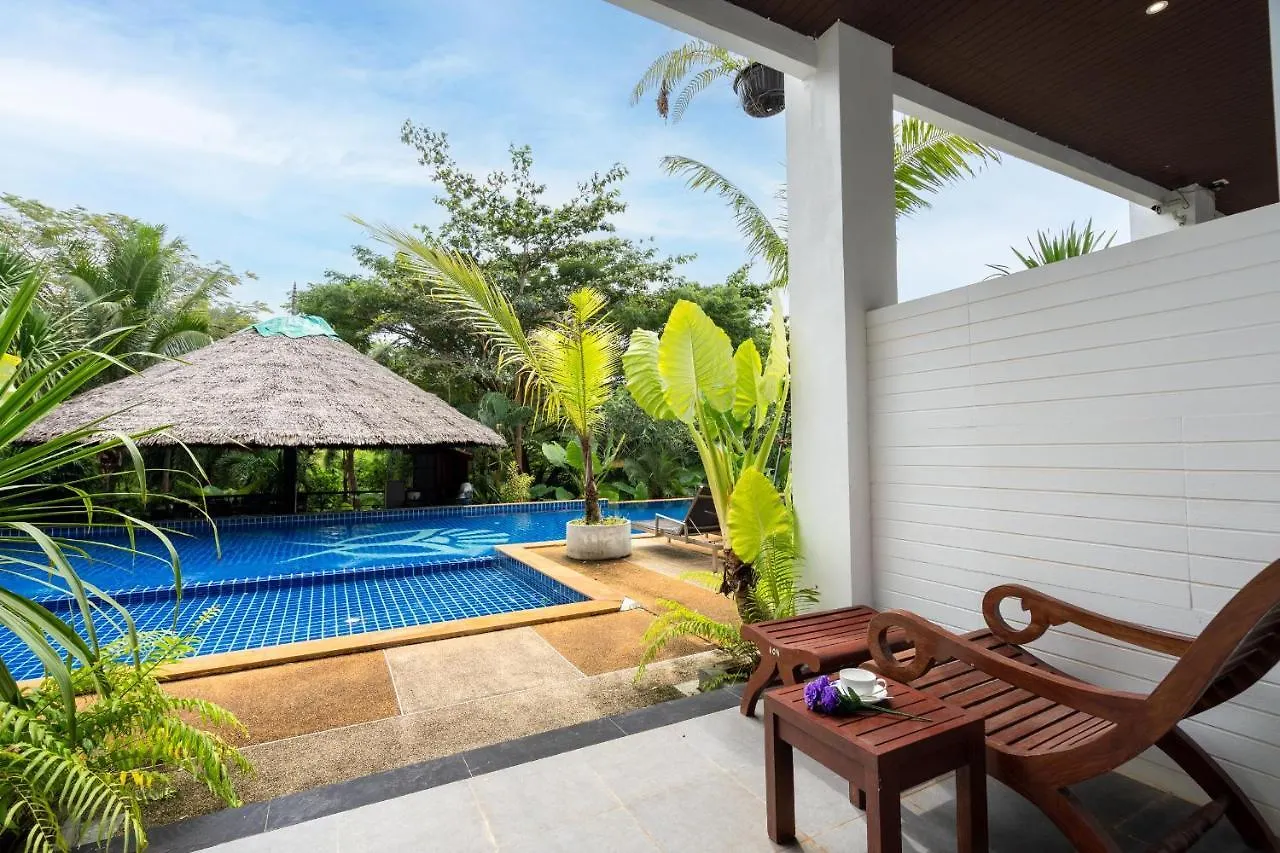 1Br Poolside Apartment, Long Beach, Lanta Sport Resort 104 Koh Lanta Apartment